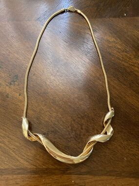 Elegant Gold-Tone Twisted Collar Necklace - Women Jewelry